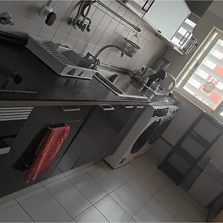 アパート Luxury With 4 Bedrooms リスボン
