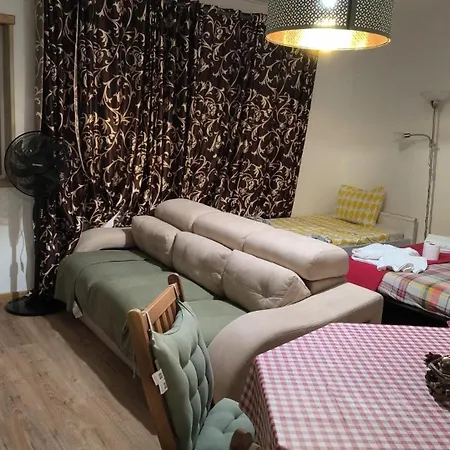 アパート Luxury With 4 Bedrooms リスボン