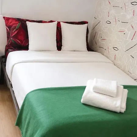 Spacious With 4 Bedrooms Lisbon