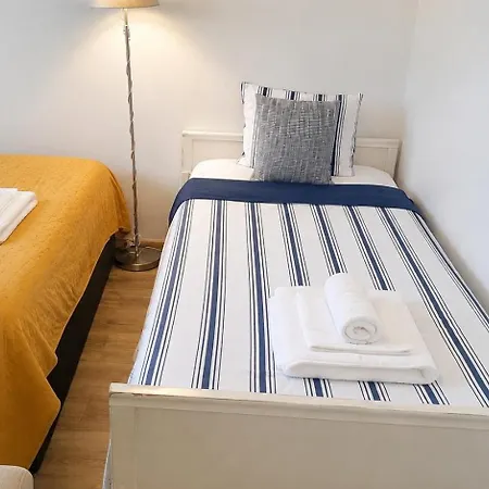Apartment Spacious With 4 Bedrooms *