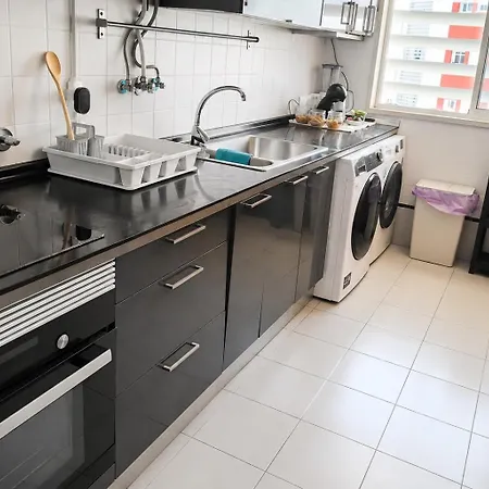 Spacious With 4 Bedrooms Apartment